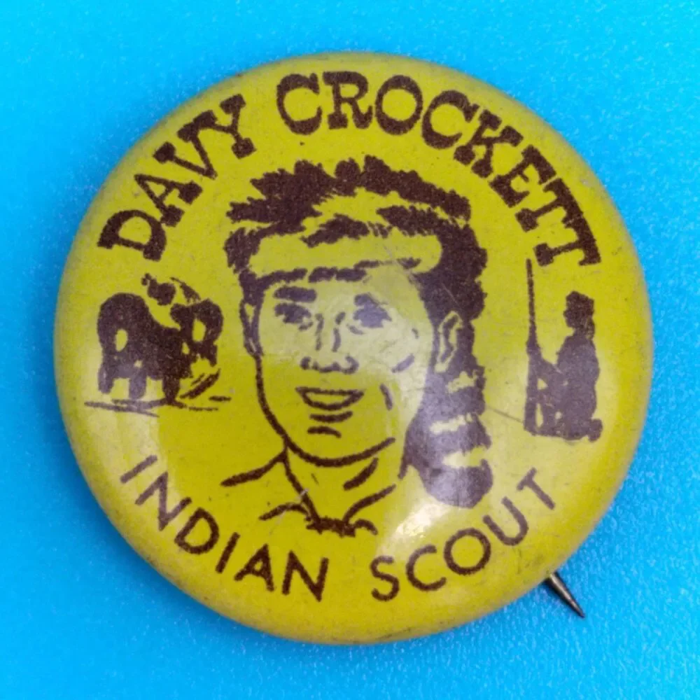 Davy Crockett Indian Scout Pin Vintage Circa 1950 Button Litho Alamo Texas 50s